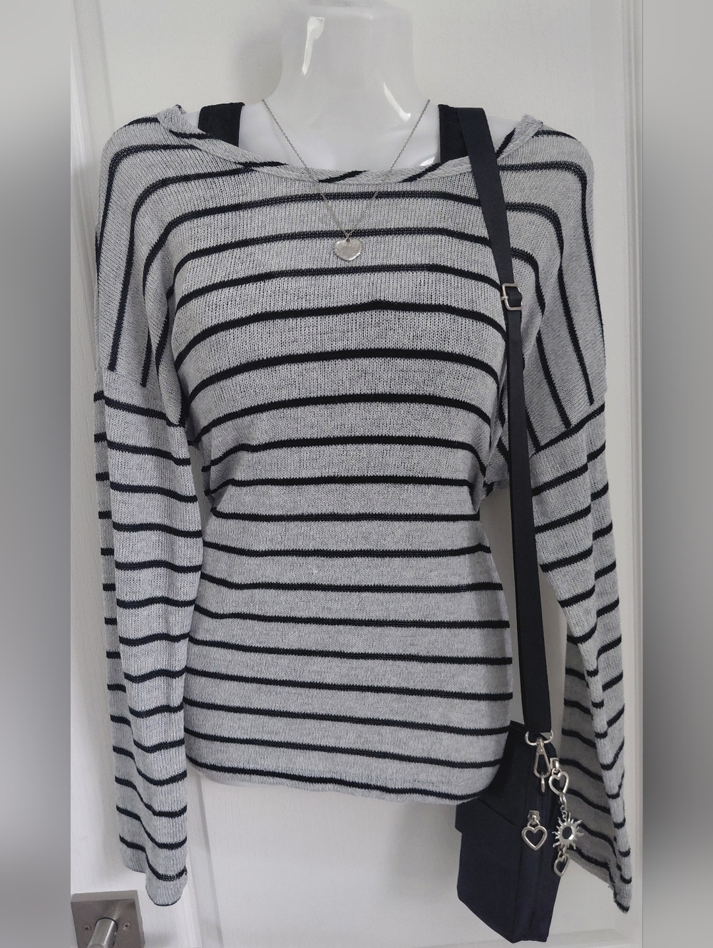 Forever 21 Striped Light Sweater/pullover